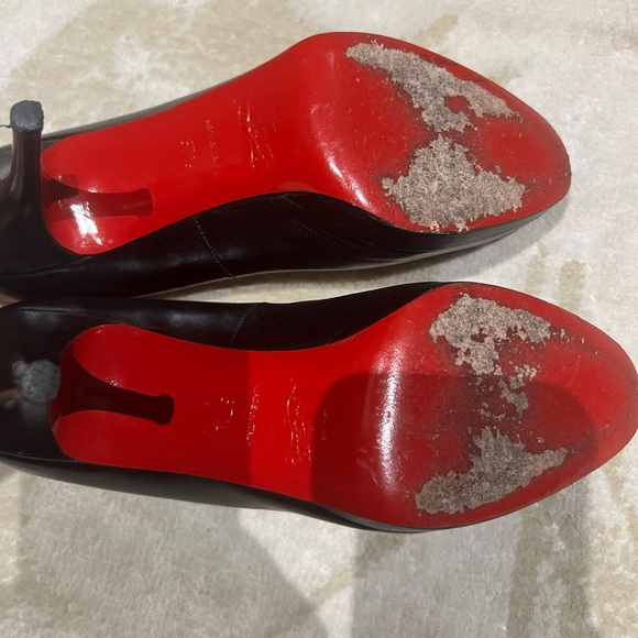 Christian Louboutin - Picture 2 of 4